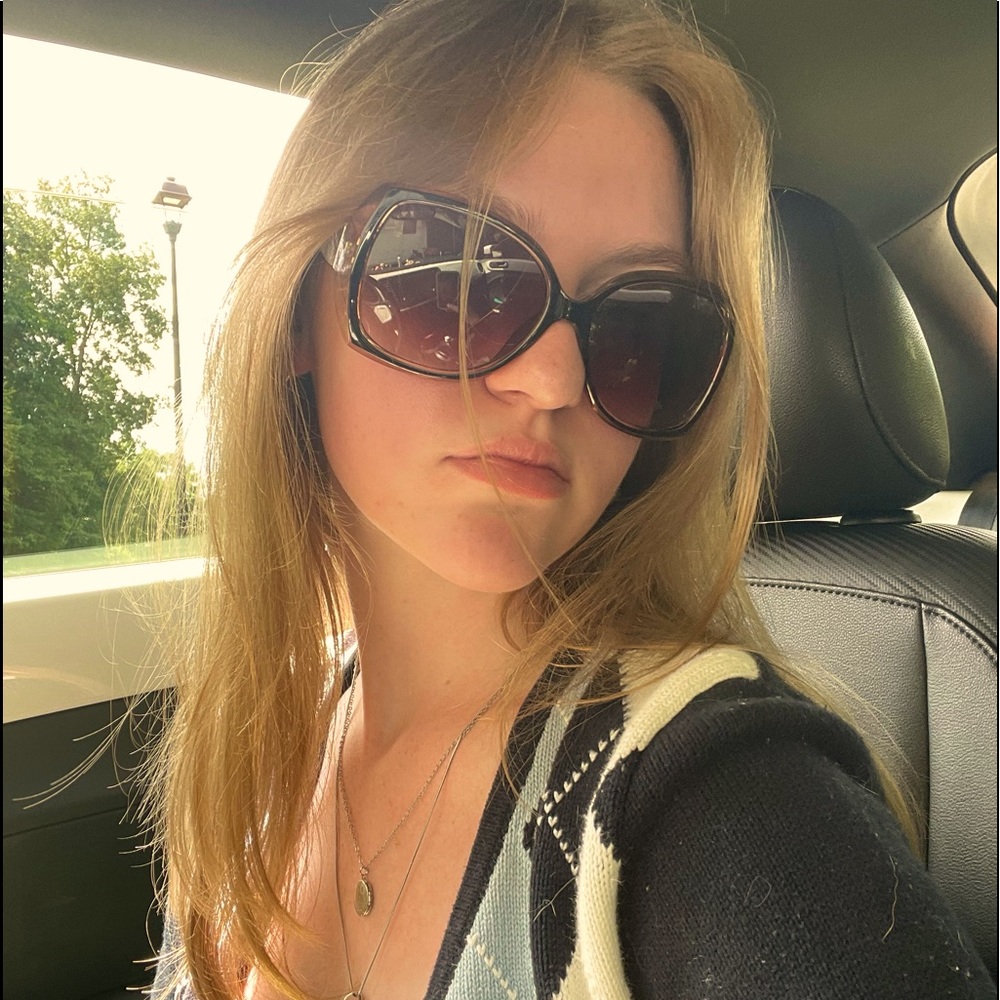 Meet your Posher, ℝ𝕪𝕝𝕚𝕖